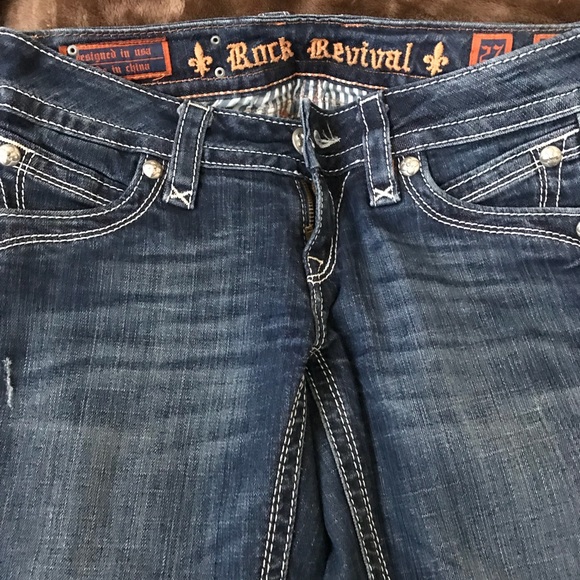 ROCK REVIVAL BLUE JEANS w/ WHITE STITCHING - Picture 2 of 4